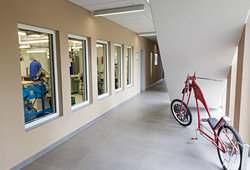 Apprentissage sous les meilleures conditions – ici atelier avec ouvrage d’apprenti « Prototype vélo FW »